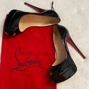 Christian Louboutin Black Leather Lady Peep Size 37 150mm